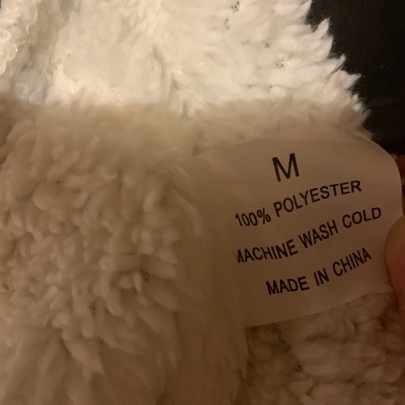 Little Boo size medium dog jacket/hoodie - Picture 5 of 6